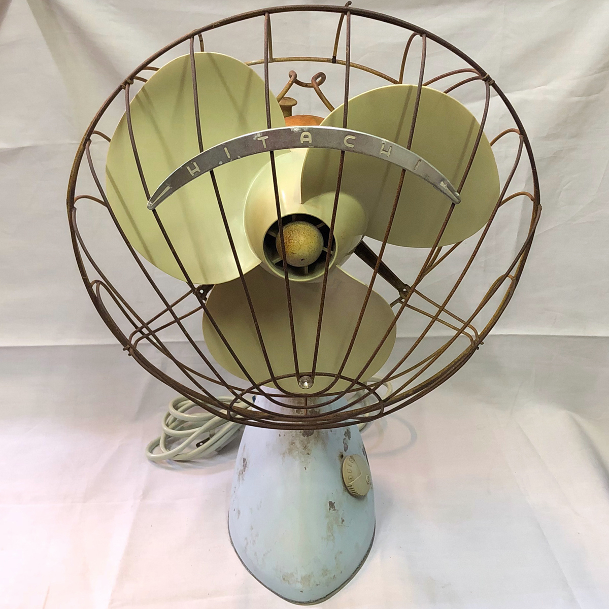 ■昭和レトロ 希少■1957〜58年製 HITACHI 扇風機 ■A.C. DESK FAN 日立 M-6036A■30cm 3枚羽■ヴィンテージ■アンティーク■動作します■の画像1