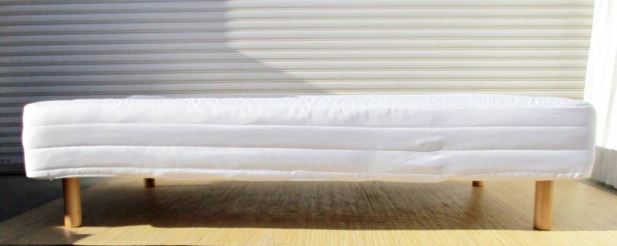 激安　売り切り　セミダブル　ベッド　(　マットレス　付　)　スチールベッドフレーム　2022年製　ホワイト　BED　ベッド_画像2