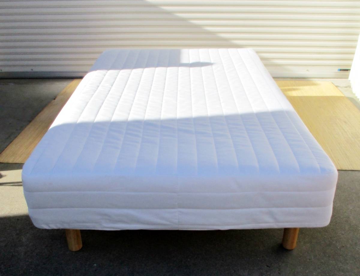 激安　売り切り　セミダブル　ベッド　(　マットレス　付　)　スチールベッドフレーム　2022年製　ホワイト　BED　ベッド_画像4