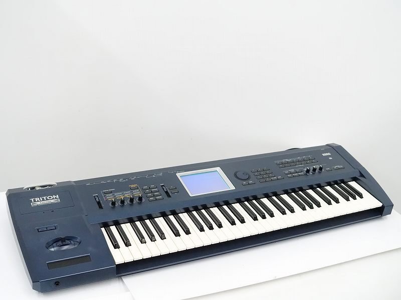 ♪♪KORG TRITON EXTREME 61 シンセサイザー キーボード 61鍵盤 TRITONEXT61 コルグ ソフトケース付♪♪019834001m♪♪_画像1