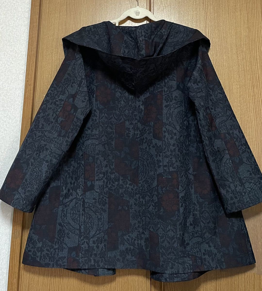着物リメイク 藍色系　紬のフード付きジャケット　L〜LLサイズ_画像4