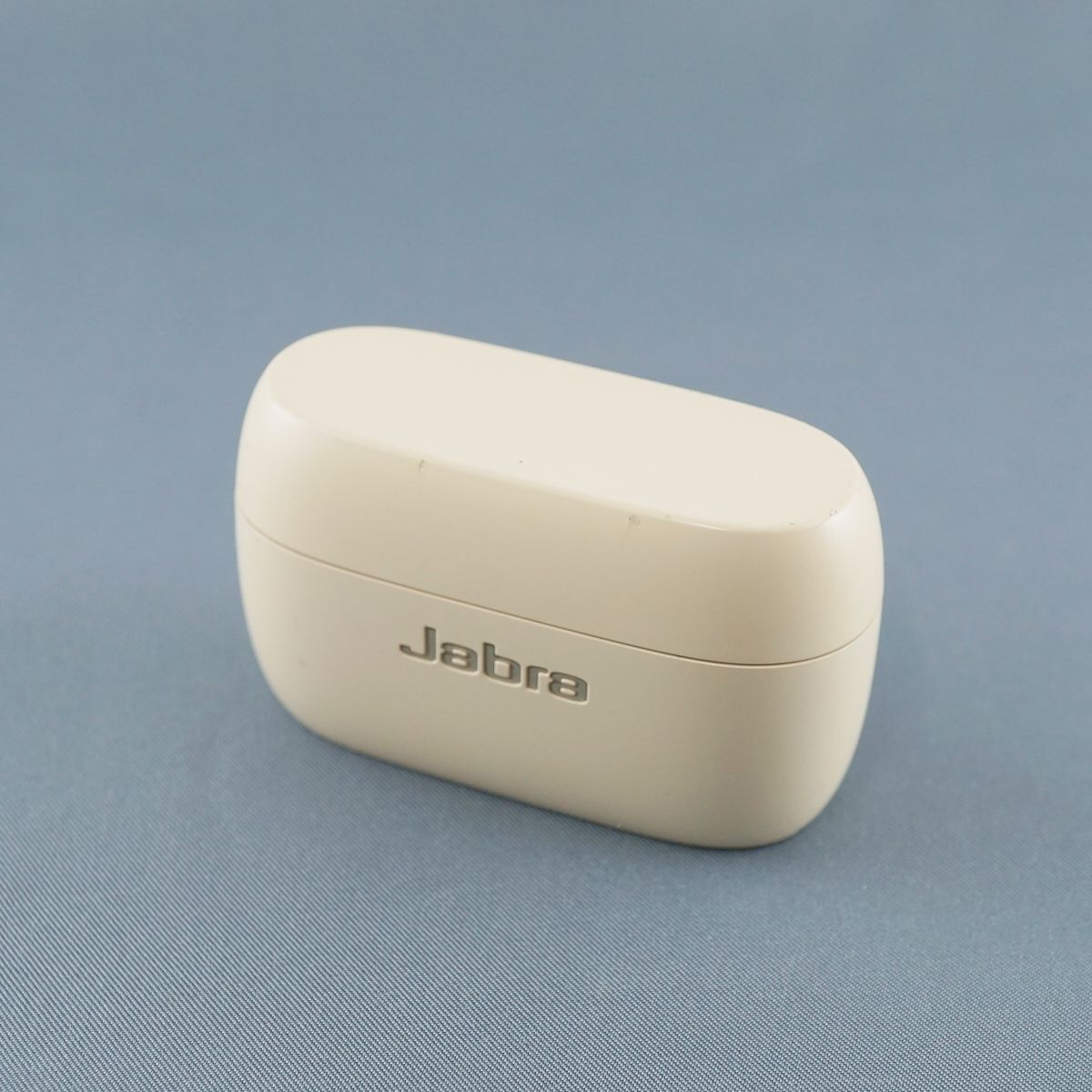 Jabra Elite 75t 充電ケースのみ USED美品 ジャブラ ワイヤレスイヤホン 充電器 チャージングケース 充電ケース ベージュ 完動品 V9305_画像1