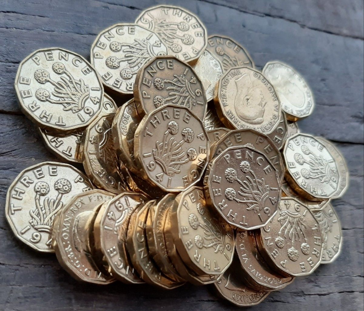 1937年~1952年 英国 3ペニーコイン 100個セットイギリス 3ペンスブラス美物ジョージ王21mm x 2.5mm6.8g