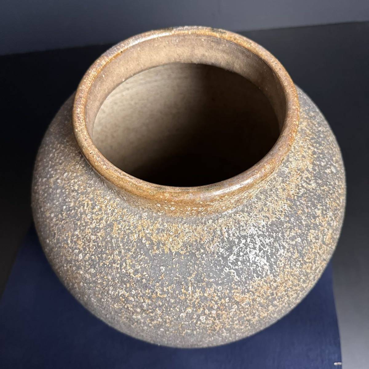 [KJ283] старый Shigaraki .. чай . ваза орнамент кувшин "hu" круг кувшин высота примерно 34cm ваза для цветов цветок сырой . инструмент пол между чайная посуда Shigaraki Iga .