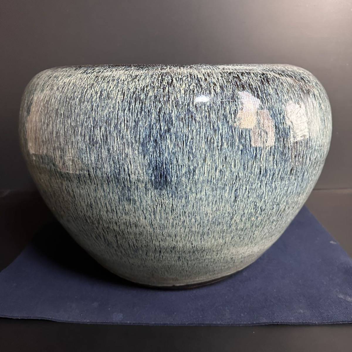 [KJ365] 大型 海鼠釉 火鉢 手炙り 瓶掛け 植木鉢 古民具 炭道具 美術陶器の画像3