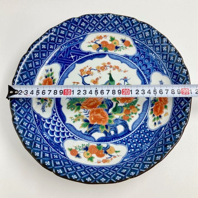 C608 有田焼 愛陶銘 色絵孔雀牡丹 大皿 飾皿 骨董品 アンティーク コレクション_画像4