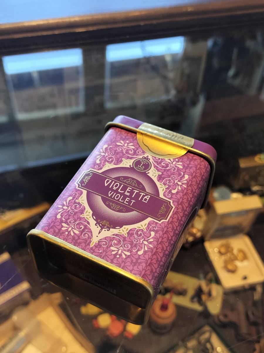 スミレ　すみれ　紫色　綺麗なあめの缶　イタリア　Pastiglie Leone　パスティリエ・レオーネ　中身入り！_画像4