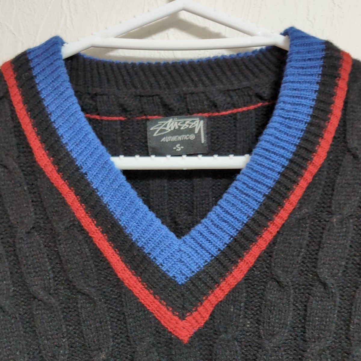 STUSSY ストゥーシー Vネック セーター ブラック Sサイズ ラムウール100% 羊毛