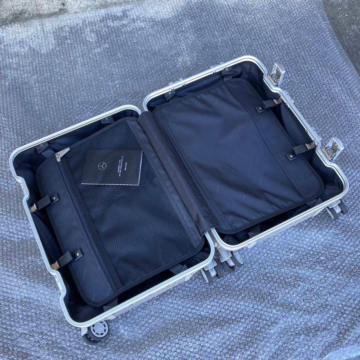  beautiful goods [ Mercedes Benz ] genuine article Mercedes-Benz suitcase TSA lock 4 wheel aluminium suit 32L Carry case travel bag traveling bag 