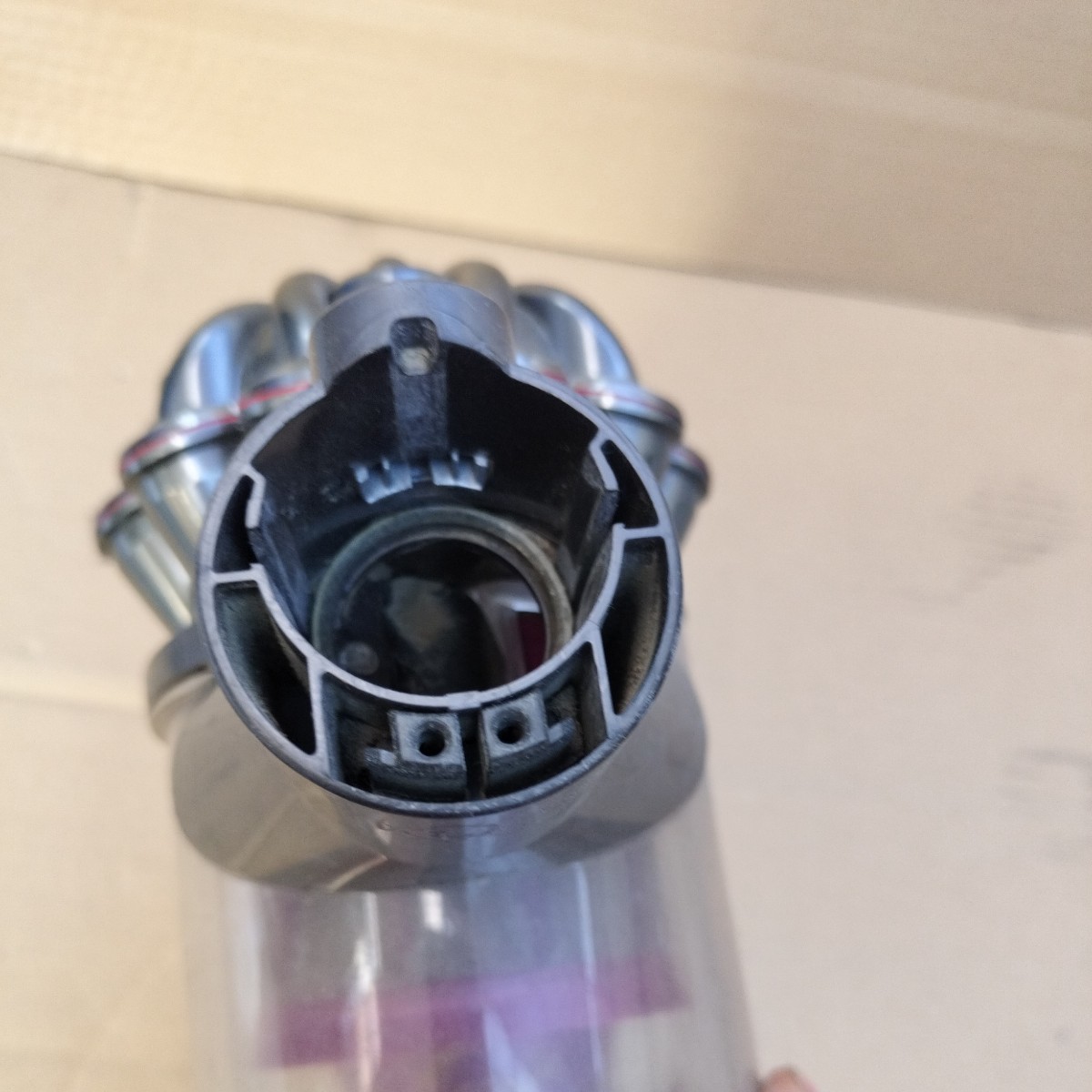  dyson SV 07サイクロン式コードレスクリーナー ジャンク品 60114-4_画像6