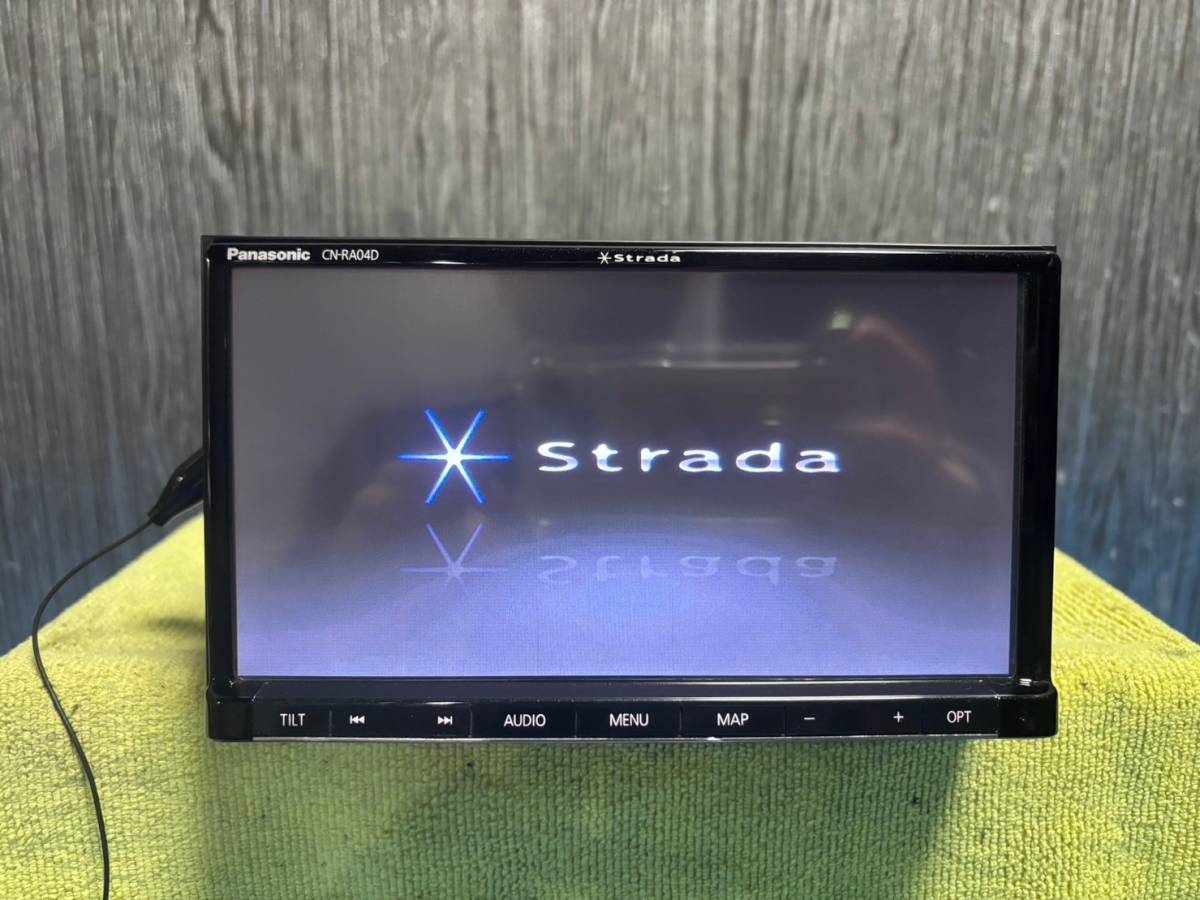 ☆Panasonic strada パナソニック ストラーダ CN-RA04D メモリーナビ フルセグ☆2017年地図データ☆011711M_画像1