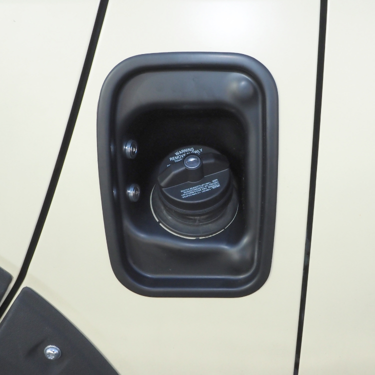 ガソリンリッド ブラックボルト ハイエース 200系 カスタム パーツ オフロードリッド 給油口 外装の画像9