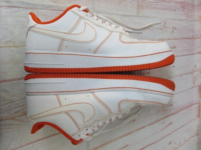 箱有 NIKE ナイキ AIR FORCE 1 07 LV8 EMB エアフォース CT2585-100 ホワイト オレンジ 26.5cm 991772477＃5_画像5