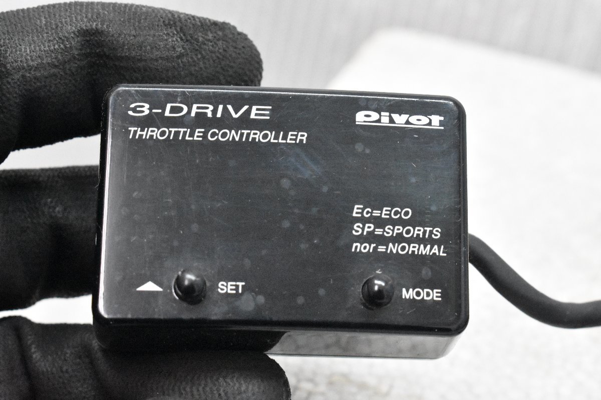Pivot ピボット スロットルコントローラー スロコン 3-DRIVE アルファードMNH10Wに装着　*O_画像2