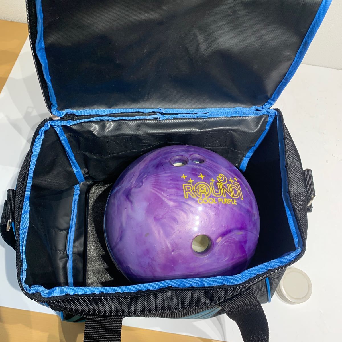 ボーリング　ボール　玉　ラウンドワン　ROUND1 紫　パープル　重さ約4.5kg レジャー　スポーツ　練習用　子供用？　ソフトケース付き_画像9