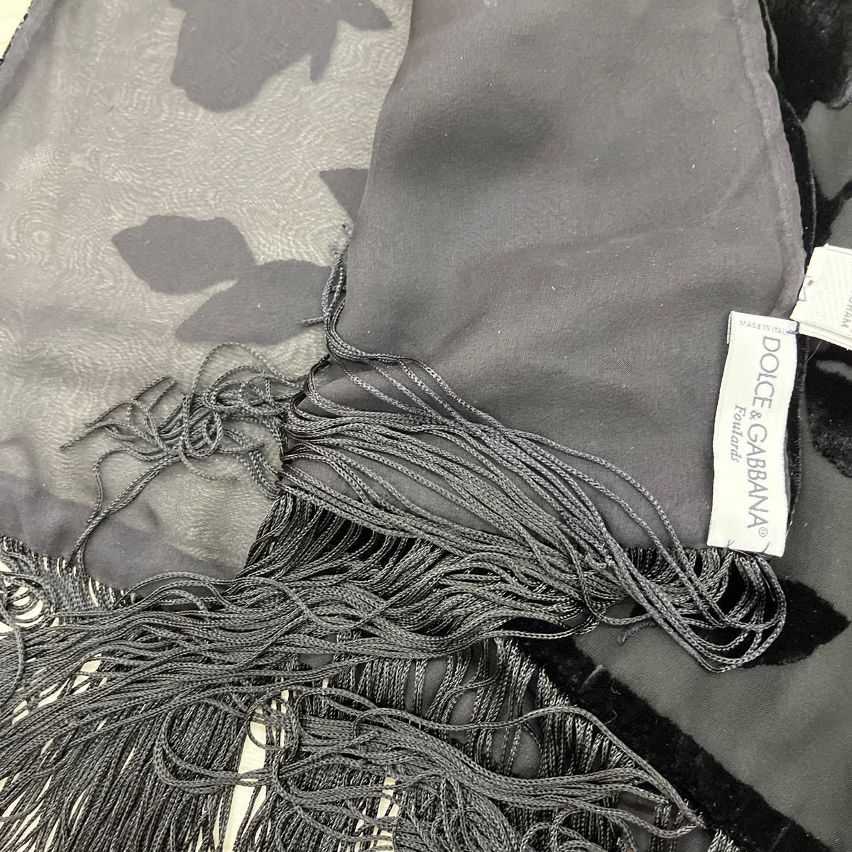 1306◎ イタリア製 DOLCE&GABBANA ドルチェ&ガッバーナ 小物 ファッション マフラー フランジ 花柄 部分 ベロア ブラック レディース_画像3