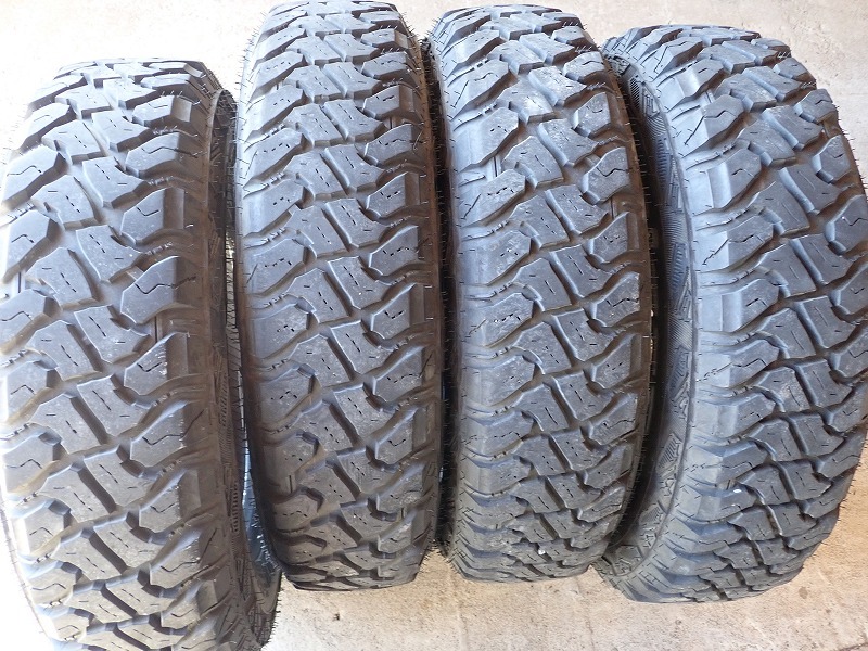 185/85R16 4本セットアクセラＭ/Ｔ-01ホワイトレタージムニー JA11,JB23,JB64他マッドタイヤ ラインホワイトレター中古の画像4