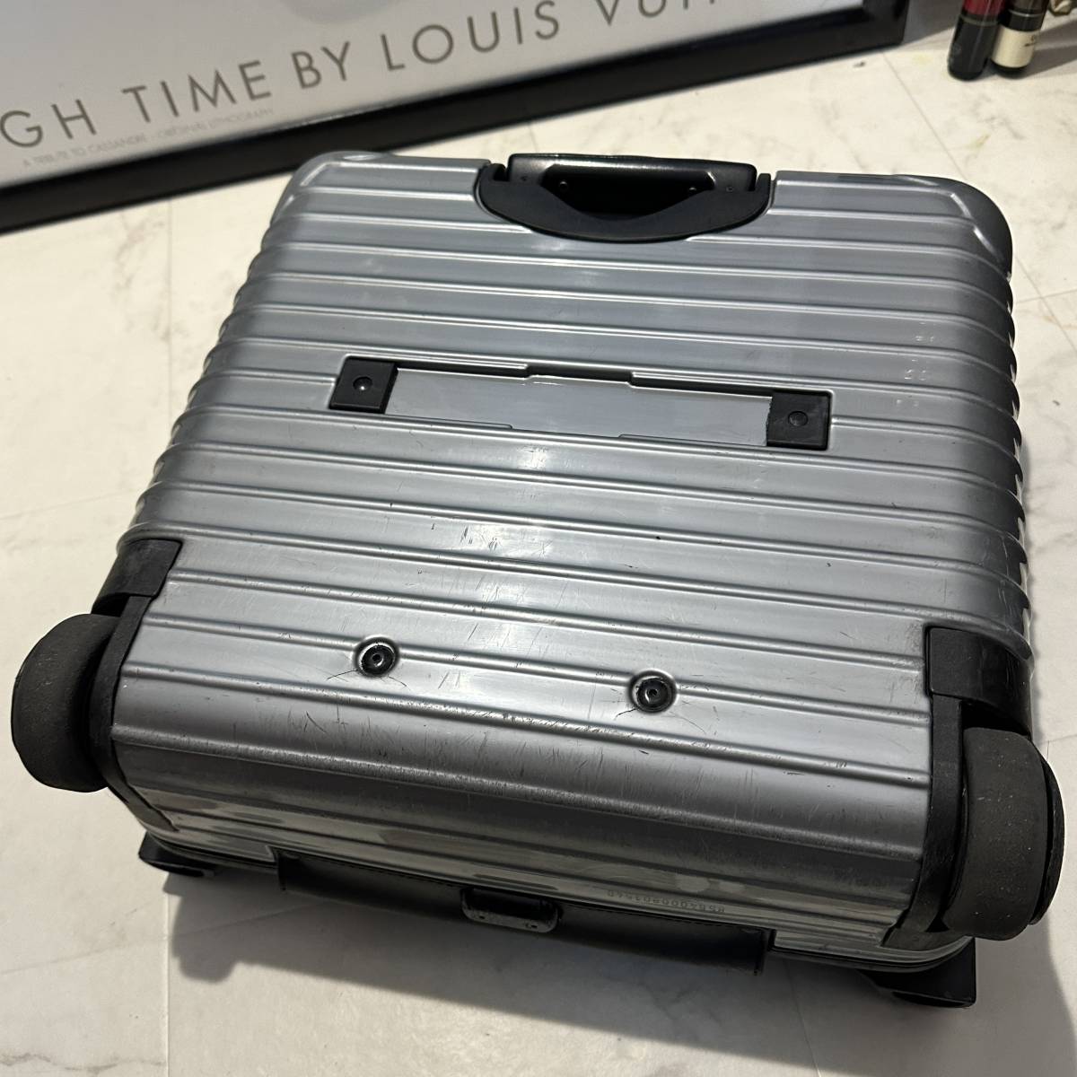 【即決/即納】RIMOWA SALSA リモワ サルサ ビジネストローリー スーツケース TSAロック シルバーグレー系 856.40 25L_画像6