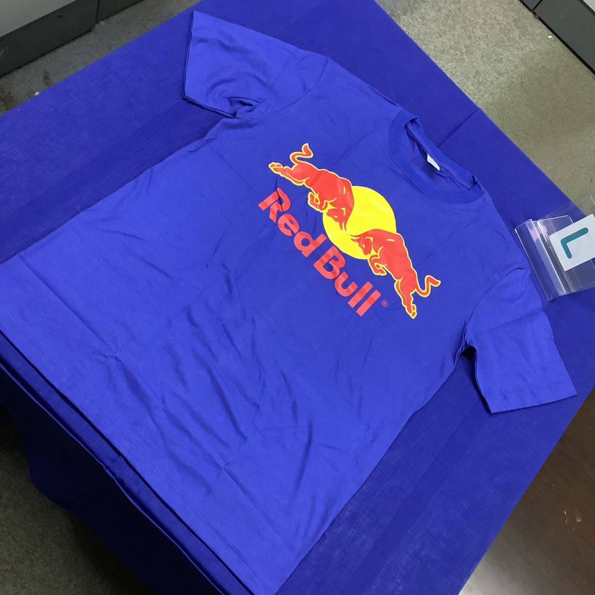 SR10B3. デザインTシャツ Lサイズ 青 Red Bull レッドブル 半袖プリントTシャツの画像5