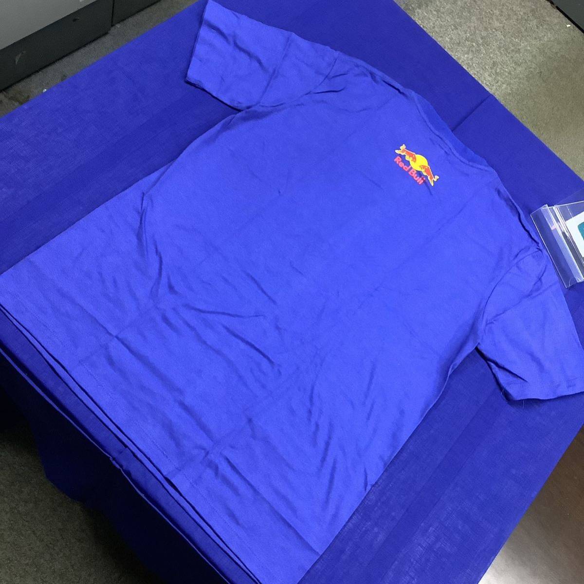 SR10B3. デザインTシャツ Lサイズ 青 Red Bull レッドブル 半袖プリントTシャツの画像9