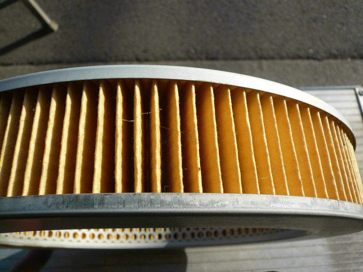 592: old car Mitsubishi Mirage air filter reference product number MD603330