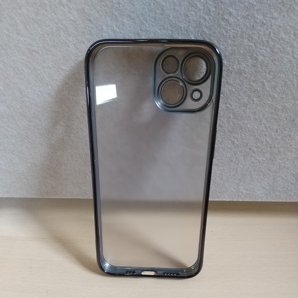 y011211fm YUYIB iPhone 15 ケース クリア 透明 マット メッキ加工 指紋防止 軽い 薄型 ソフト TPU レンズ保護 ブラック_画像6