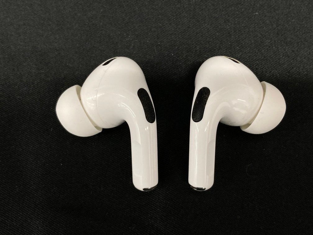 AirPods Pro エアポッズプロ　モデル名A2698 A2699 A2700 　第2世代　MQD83J/A　ペアリング解除済【CAAW2054】_画像2