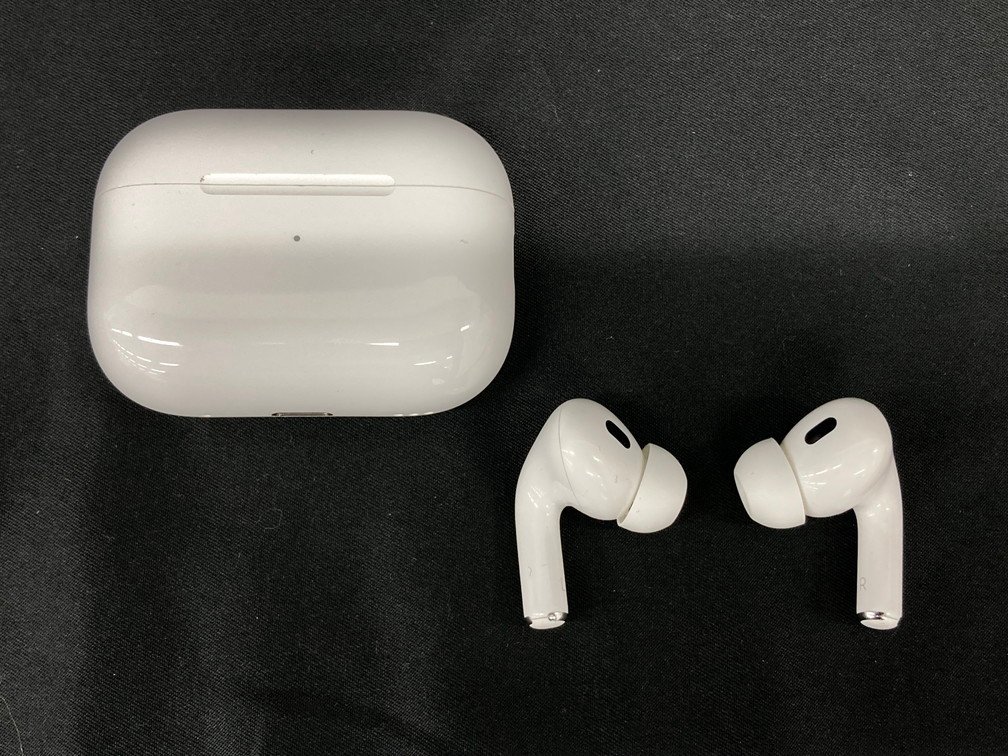 AirPods Pro エアポッズプロ　モデル名A2698 A2699 A2700 　第2世代　MQD83J/A　ペアリング解除済【CAAW2054】_画像1