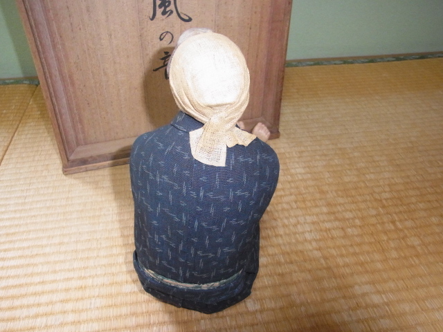 ■美品 昭和36年 第八回 日本伝統工芸展（1961年10月）出品作品■桐塑人形 人間国宝 市橋とし子 『風の音』 共箱有_画像4