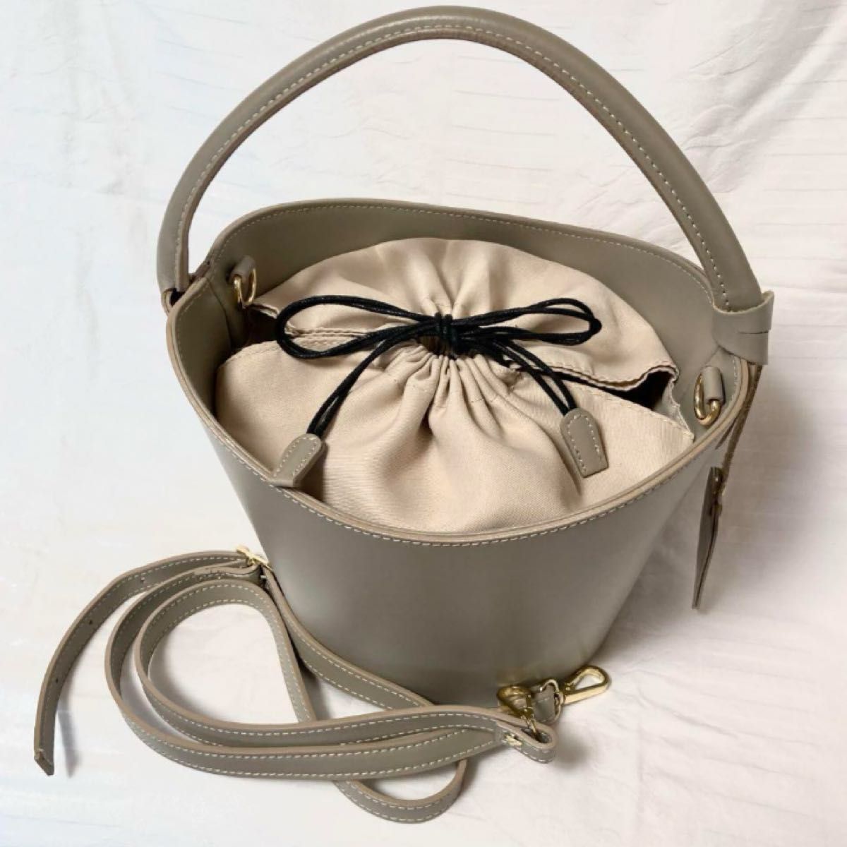 極美品■LAURA DI MAGGIO　牛革バケツ型ショルダーバッグ　2WAY  イタリア製 ハンドバッグ トートバッグ　巾着