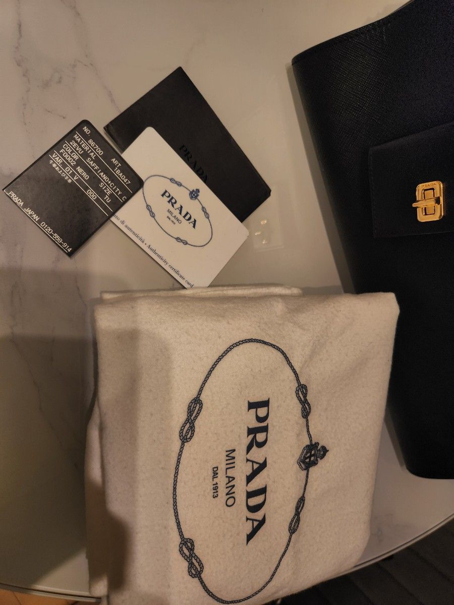 Prada プラダ Saffiano サフィアーノ City シティ トートバッグ Nero ネロ ハンドバッグ 2way 