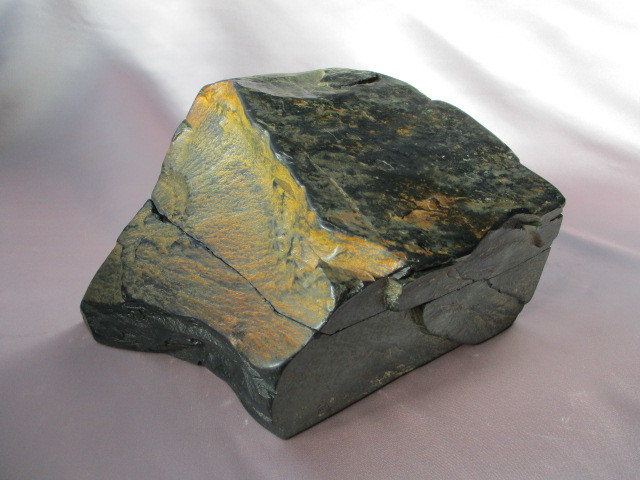 龍渓硯 翠川堂 龍渓石 自然石彫刻硯 長野県伝統的工芸品 中古品 龍渓硯 翠川堂 龍渓石 自然石彫刻硯 長野県伝統的工芸品 中古品