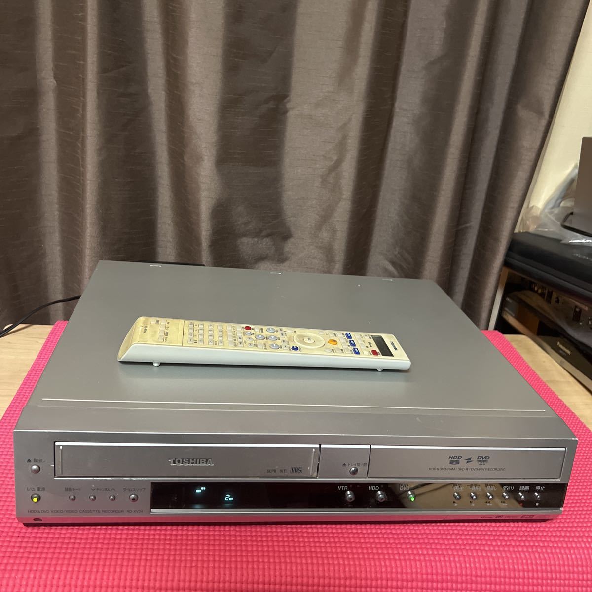 東芝 TOSHIBA 一体型 VHS HDD&DVD RD-XV34SJ 通電確認済み 中古_画像1