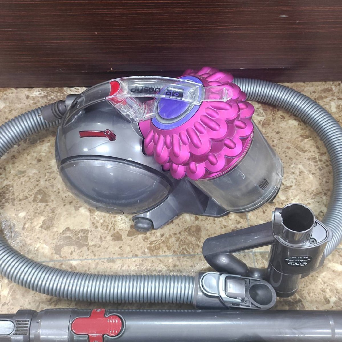 Dyson ダイソン タービンヘッド サイクロン掃除機 DC63 キャニスター 掃除機 動作確認済み_画像4