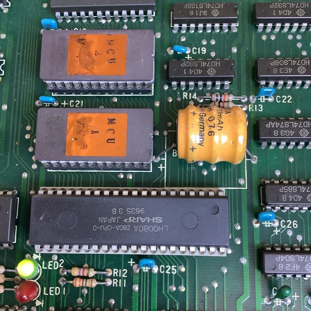Z80 CPU制御の古い機器から取り外し品です。大昔のシャープCPU制御16 Z80 CPU制御の古い機器から取り外し品です。大昔のシャープCPU制御16