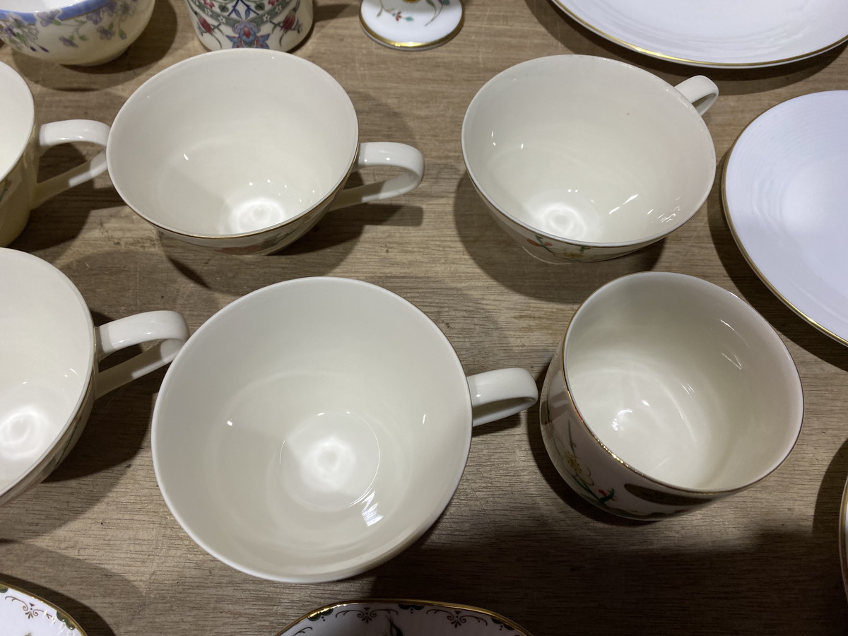 【６－８４】食器 まとめ売り MOMOYAMA/BONE CHINA/SEYEI CHINA/MARUI/LOUIS PITAUD/pierre cardin 等 カップ&ソーサー お皿 等 中古品_画像7