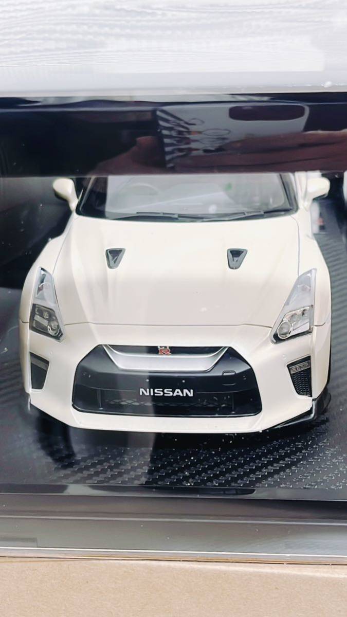 【未使用】ignition model イグニッションモデル 1/18 ニッサン GT-R R35 Premium Edition White 完成品 レジン_画像3