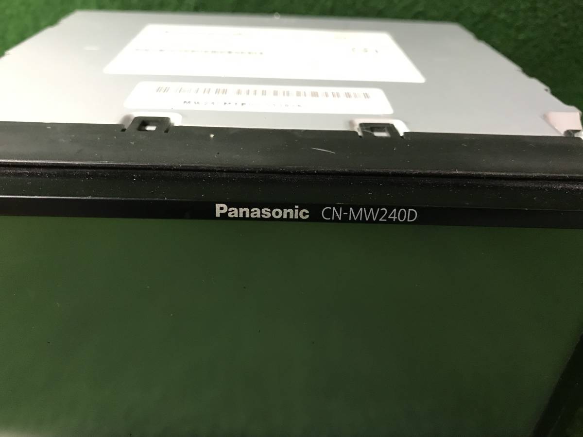 N2996　★SDカード付★　Panasonic パナソニック *Strada*　 メモリーナビ 　 CN-MW240D_画像2