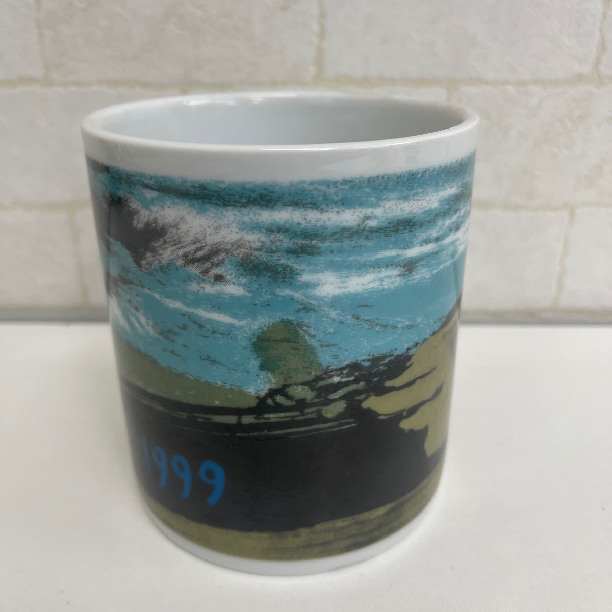 B1251624 ロイヤルコペンハーゲン・イヤーマグカップの1999年です。 大きな方のサイズです。サイズ 直径：約10cm 高さ：約11.5cm._画像3