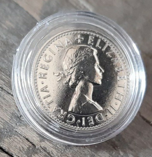 幸せのシックスペンス イギリス 1965年ラッキー6ペンス 本物古銭英国コインコインカプセル付き美品です19.5mm 2.8gramの画像1
