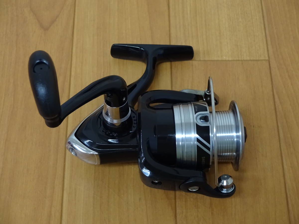 【釣具 / リール】DAIWA SWEEPFIRE BL 2500 中古 箱無　ダイワ スウィープファイア_画像1