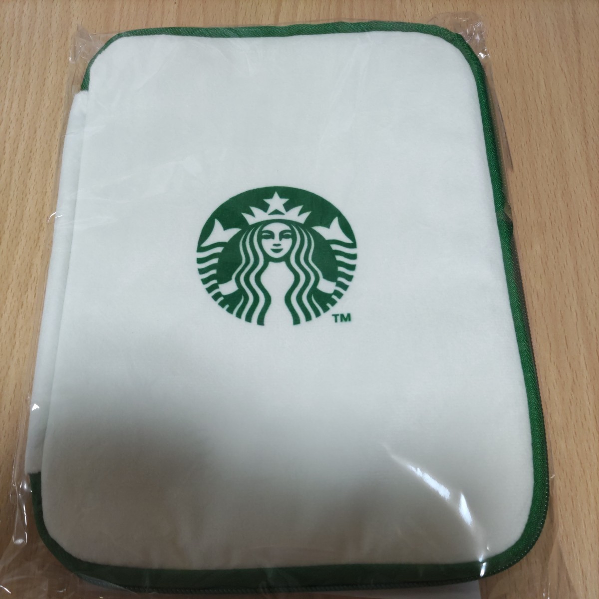 未開封　スタバ　スターバックス　福袋　2024 リバーシブル マルチケース　Starbucks_画像1