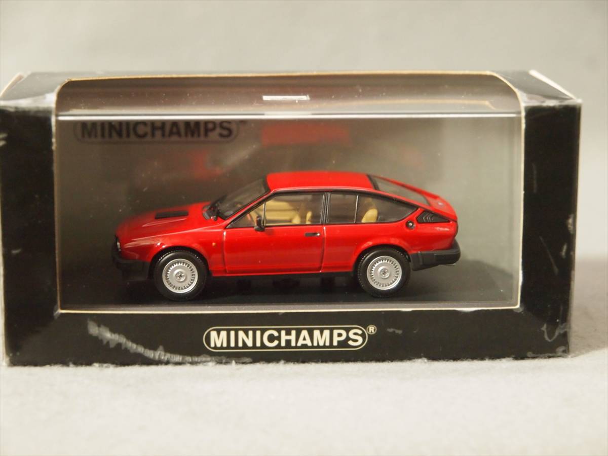 アルファロメオ GTV6 (アルフェッタ GTV) 1983年 Rosso Alfa Minichamps 1/43 400 120140 【箱傷み】の画像1