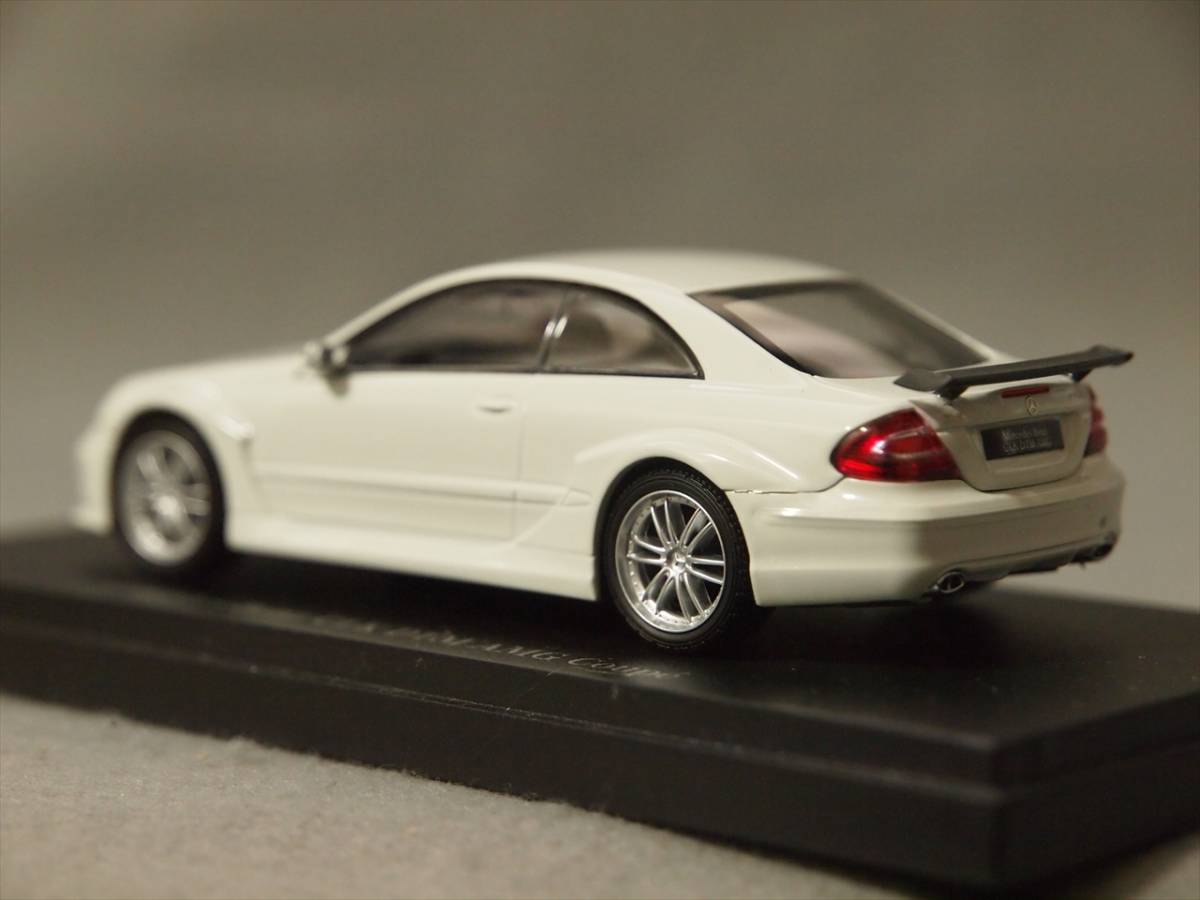 Mercedes-Benz CLK DTM AMG Coupe Street Version White 京商 1/43 03218Wの画像6