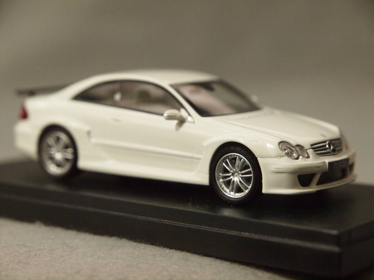 Mercedes-Benz CLK DTM AMG Coupe Street Version White 京商 1/43 03218Wの画像4