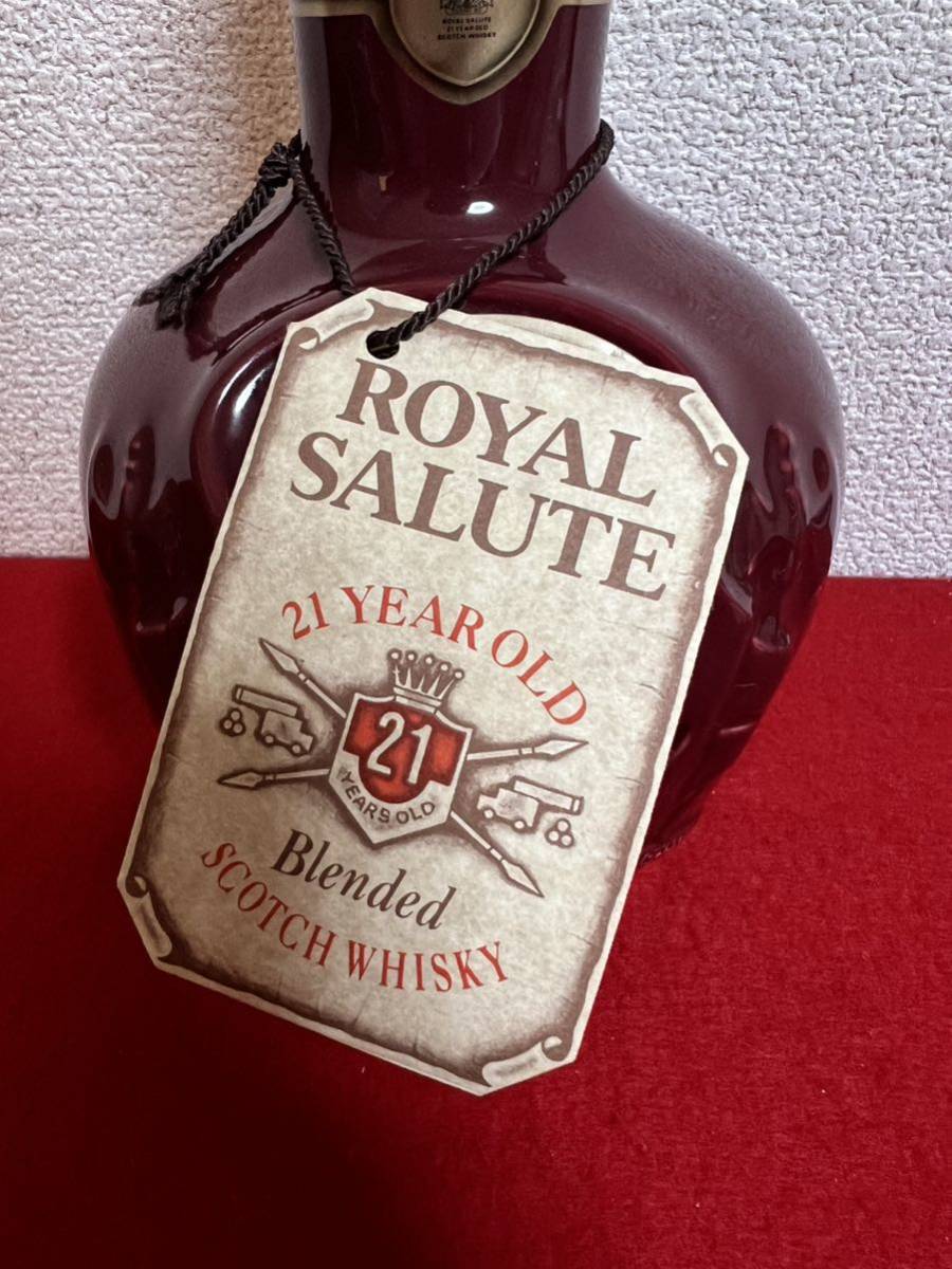 JP874＊古酒 未開栓品 ROYAL SALUTE ロイヤルサルート スコッチウイスキー 陶器ボトル 赤色 700ml 43%＊_画像5