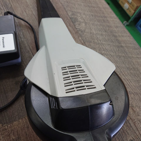 【中古現状品】Panasonic パナソニック EZ37A1 充電ブロワ 14.4V 5.0Ahバッテリー×1 充電器 付属の画像7