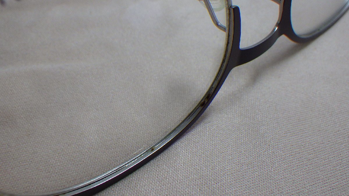 G184-623934 本物保証 展示デモ使用品 カルバンクライン メガネ サイズ51□18-145 シルバー ブラック フレーム_※フレーム内側に数か所、錆がございます