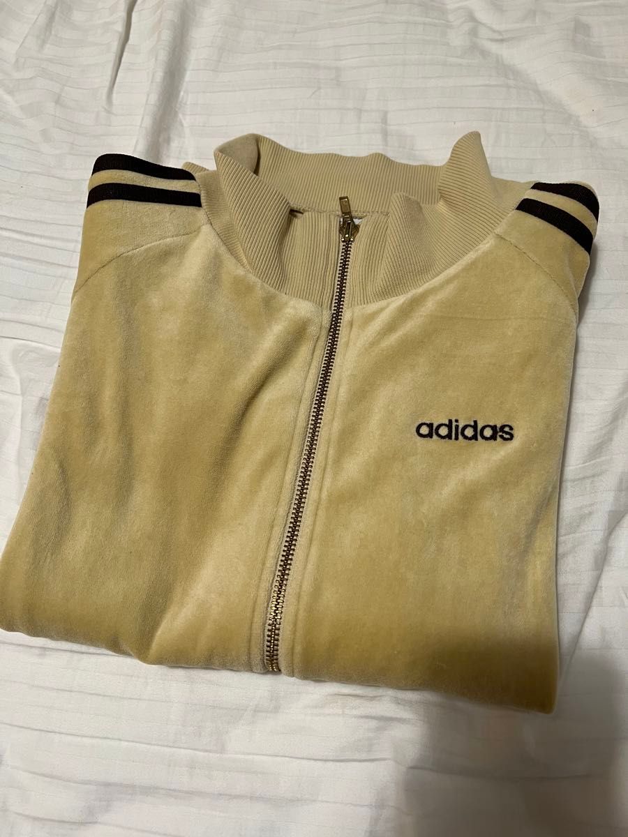 希少】adidas トラックジャケット ジャージ ベロア 万国旗 希少】adidas トラックジャケット ジャージ ベロア 万国旗