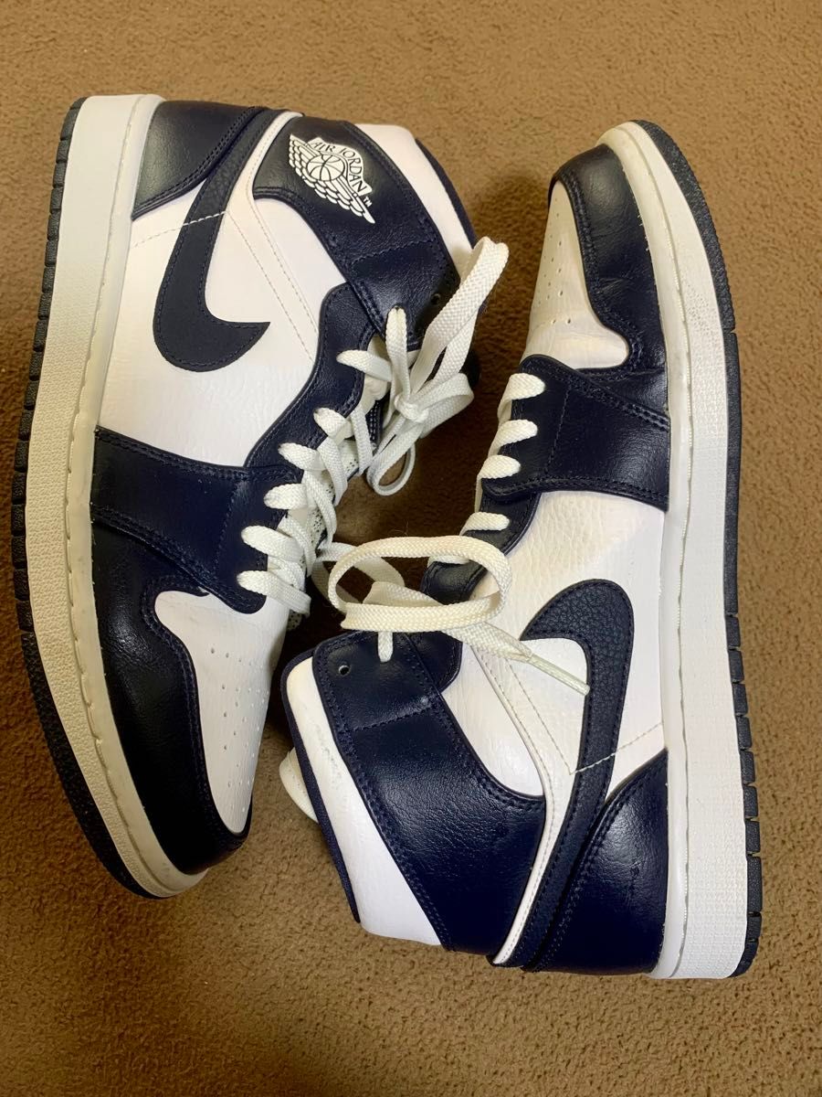 Nike Air Jordan 1 Mid "White Metallic Gold Obsidian"